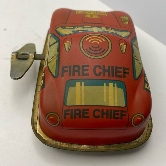 Vintage Tin Russ Berrie Fire Chief Toy - Picture 4 of 5